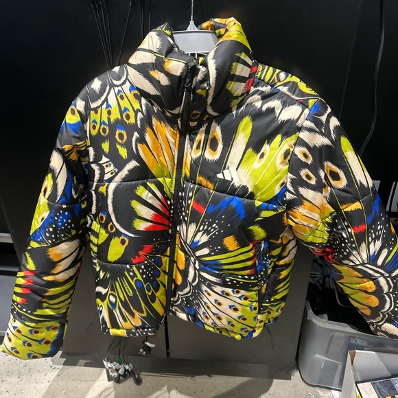 Adidas Farm Rio Multicolor Butterfly Print Puffer Jacket NWT - Picture 4 of 5
